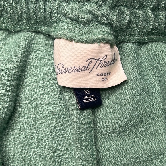 Universal Thread Draw String Shorts - Picture 3 of 4